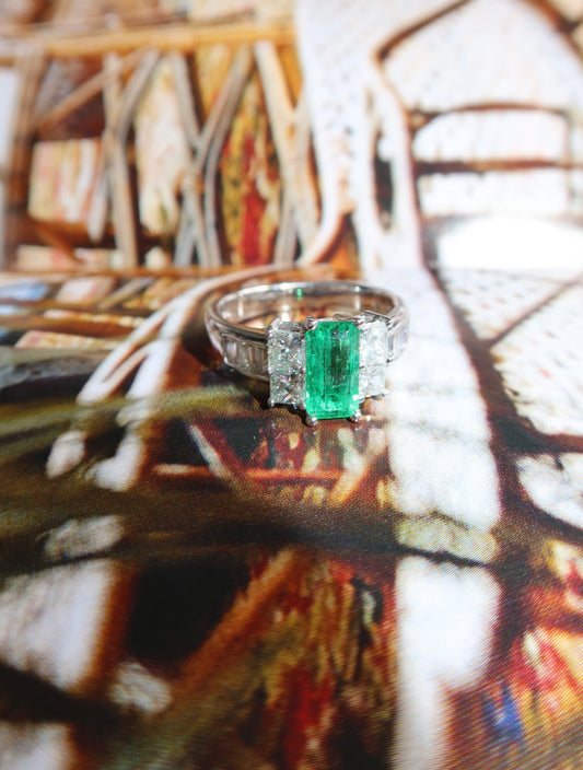 Vintage Emerald and Diamond Cocktail Ring