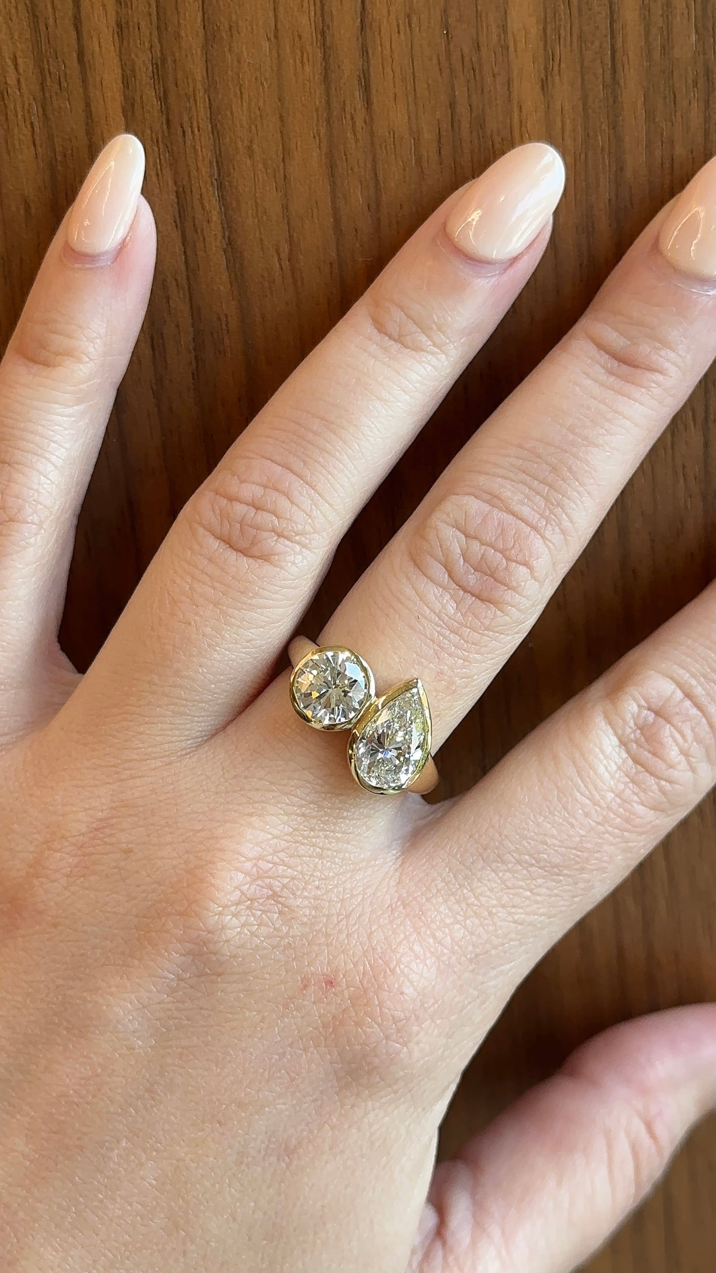 Pear and Round Bezel Diamond Toi Et Moi – Henri Noël