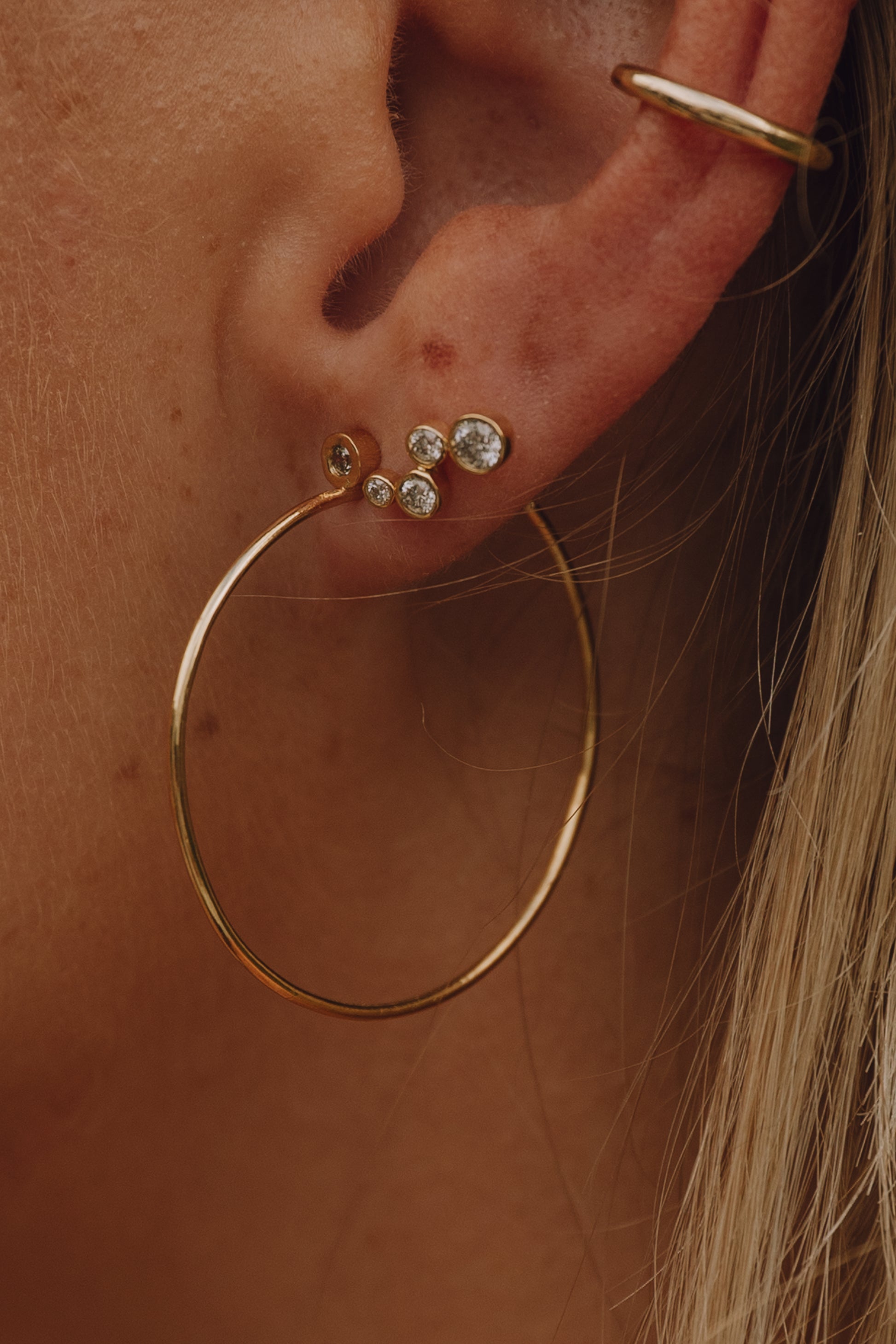 Lawson Diamond Bezel Hoop – Henri Noël