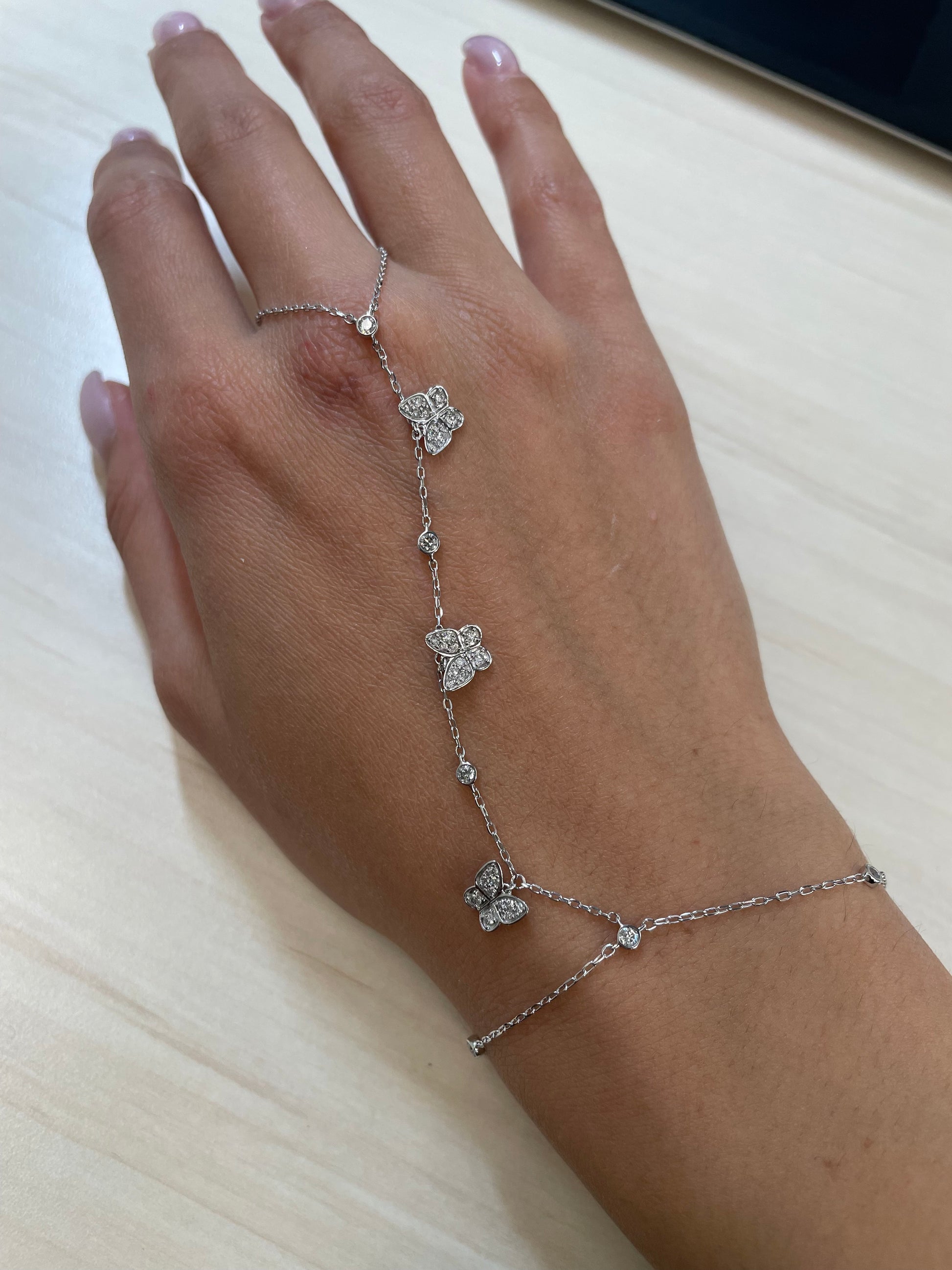 Multi Butterfly Hand Harness – Henri Noël