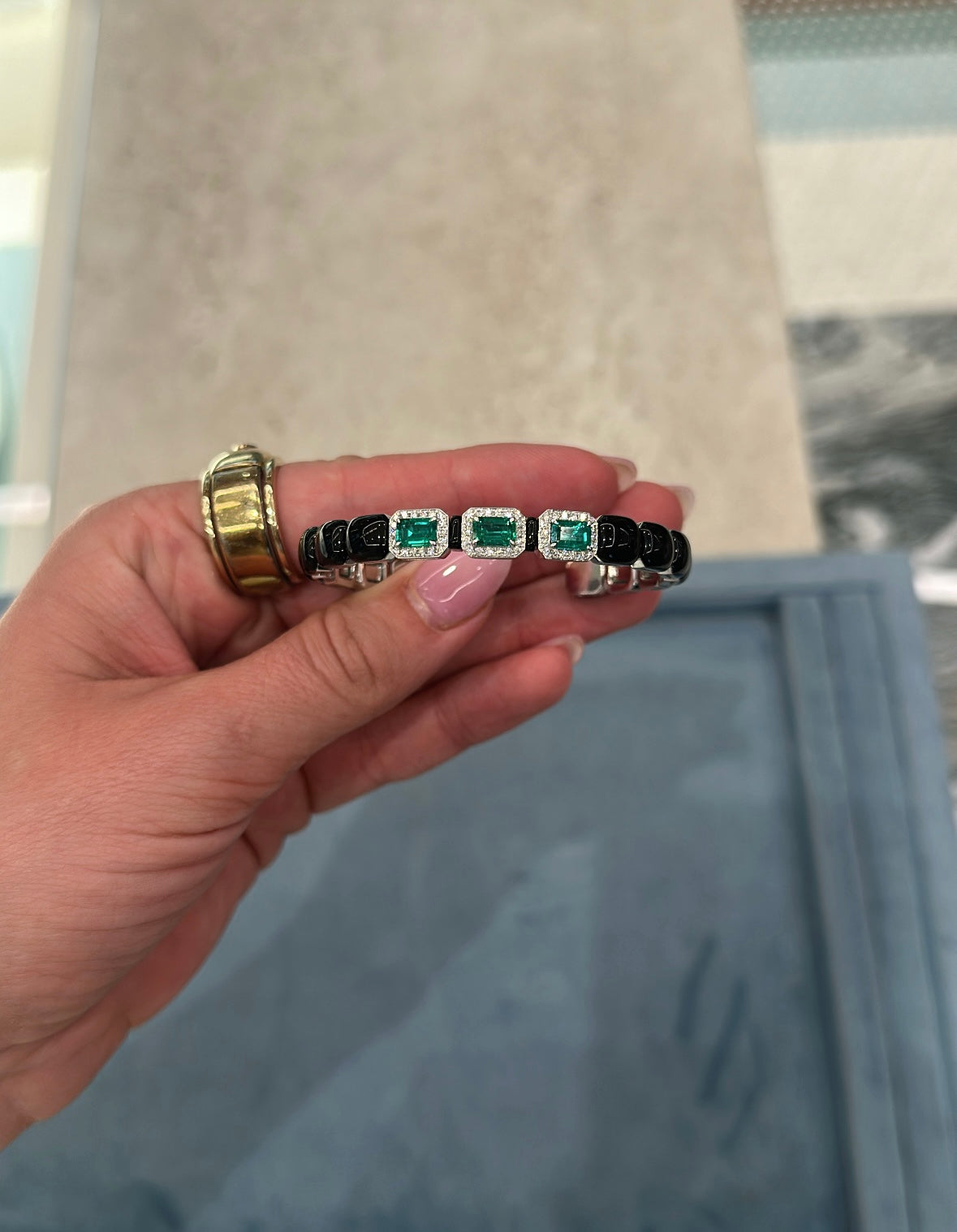 Nikos Koulis- Oui Black Enamel Cuff – Henri Noël