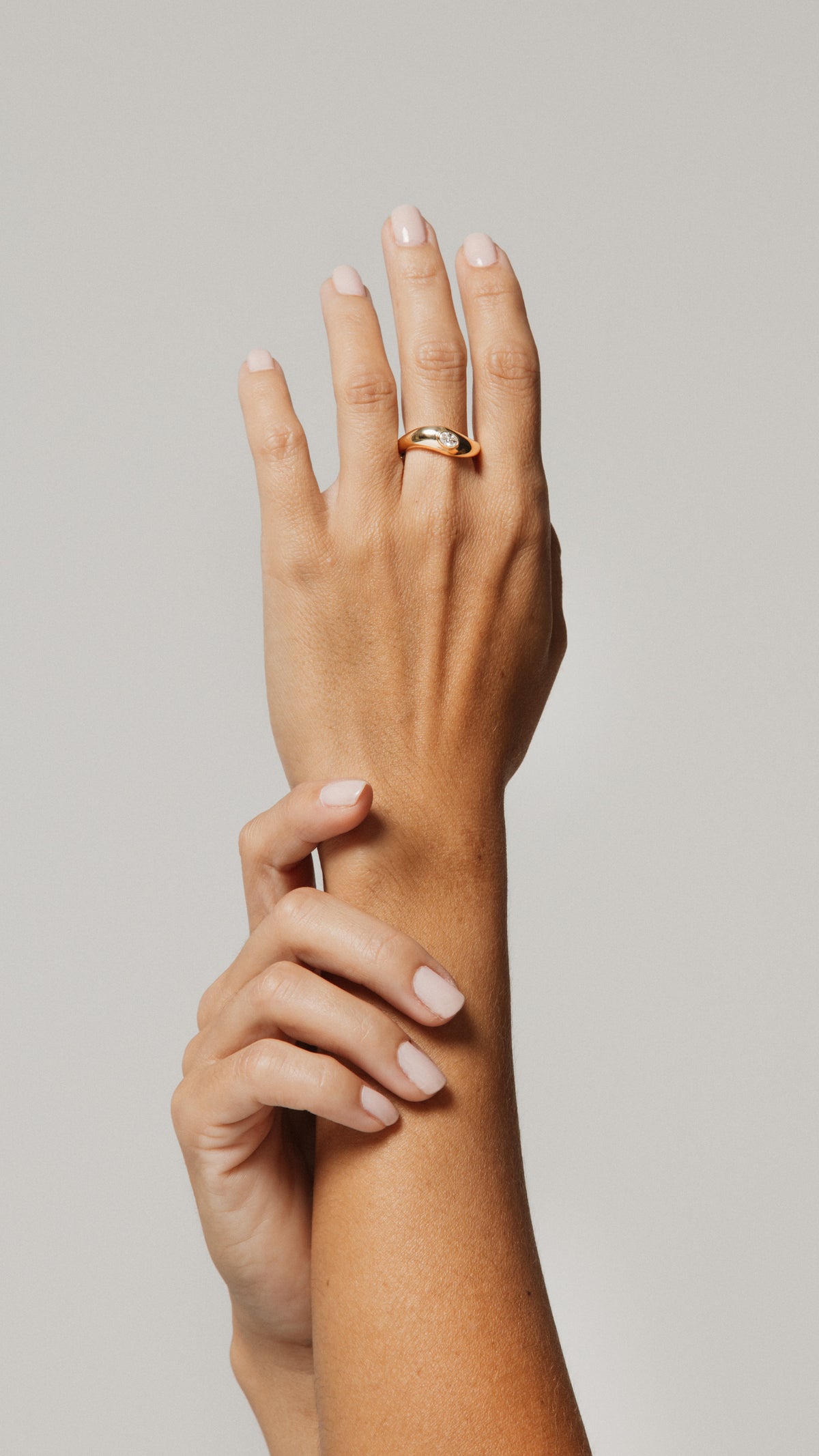 Oval Diamond Wavy Ring – Henri Noël