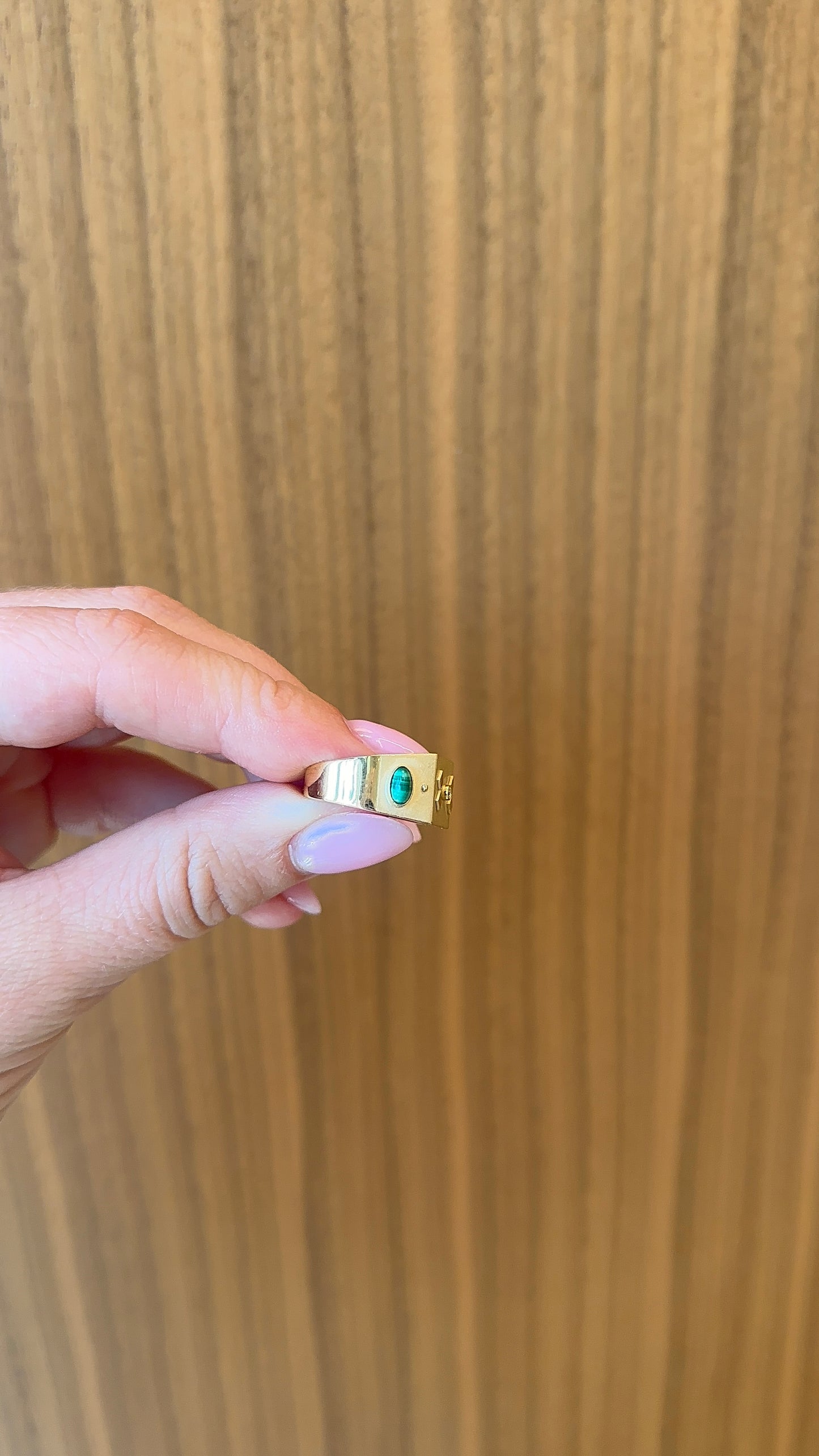 Carolina Neves- Robust Ring With Malachite Cabochons and Diamonds – Henri Noël