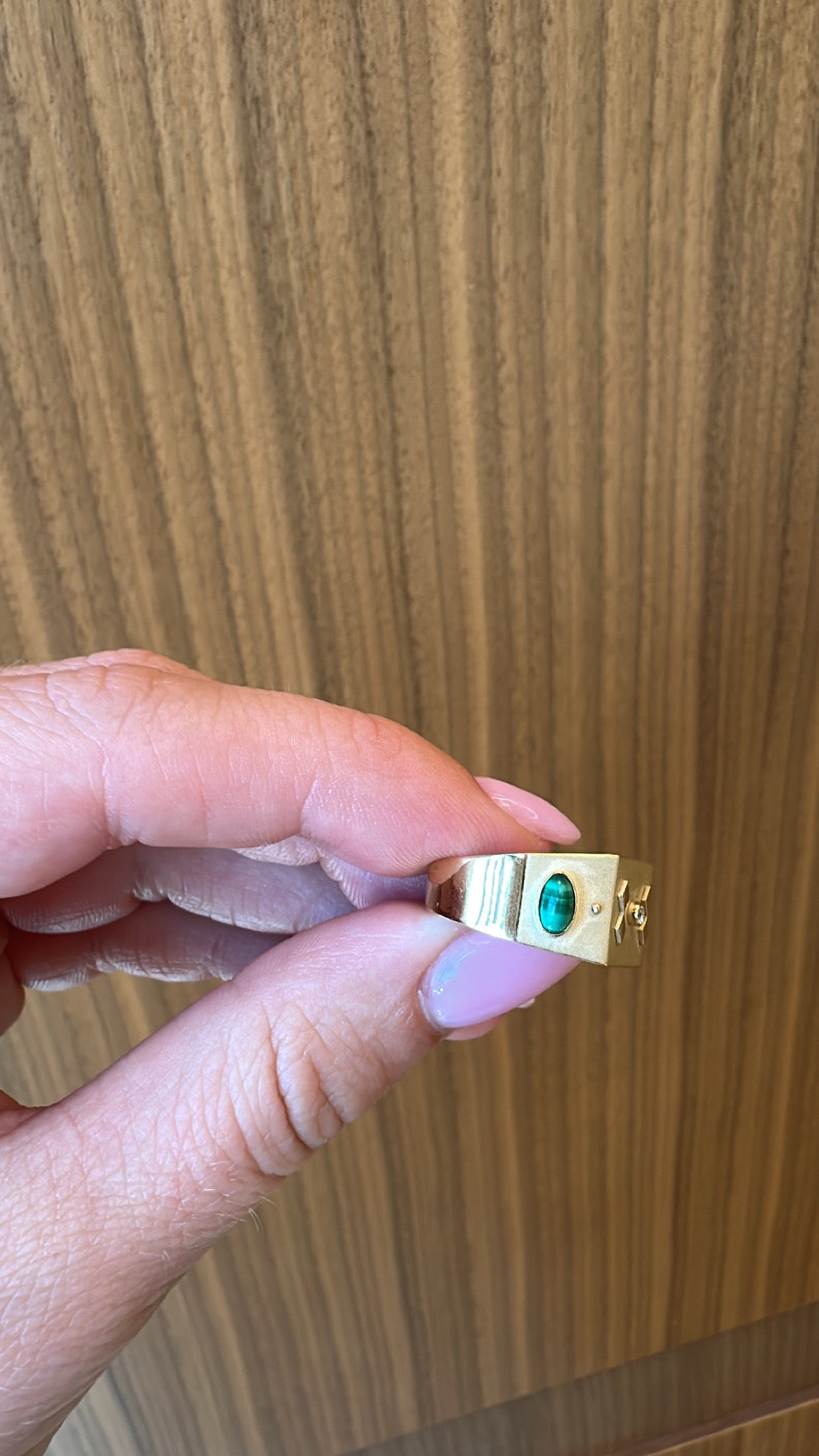 Carolina Neves- Robust Ring With Malachite Cabochons and Diamonds – Henri Noël