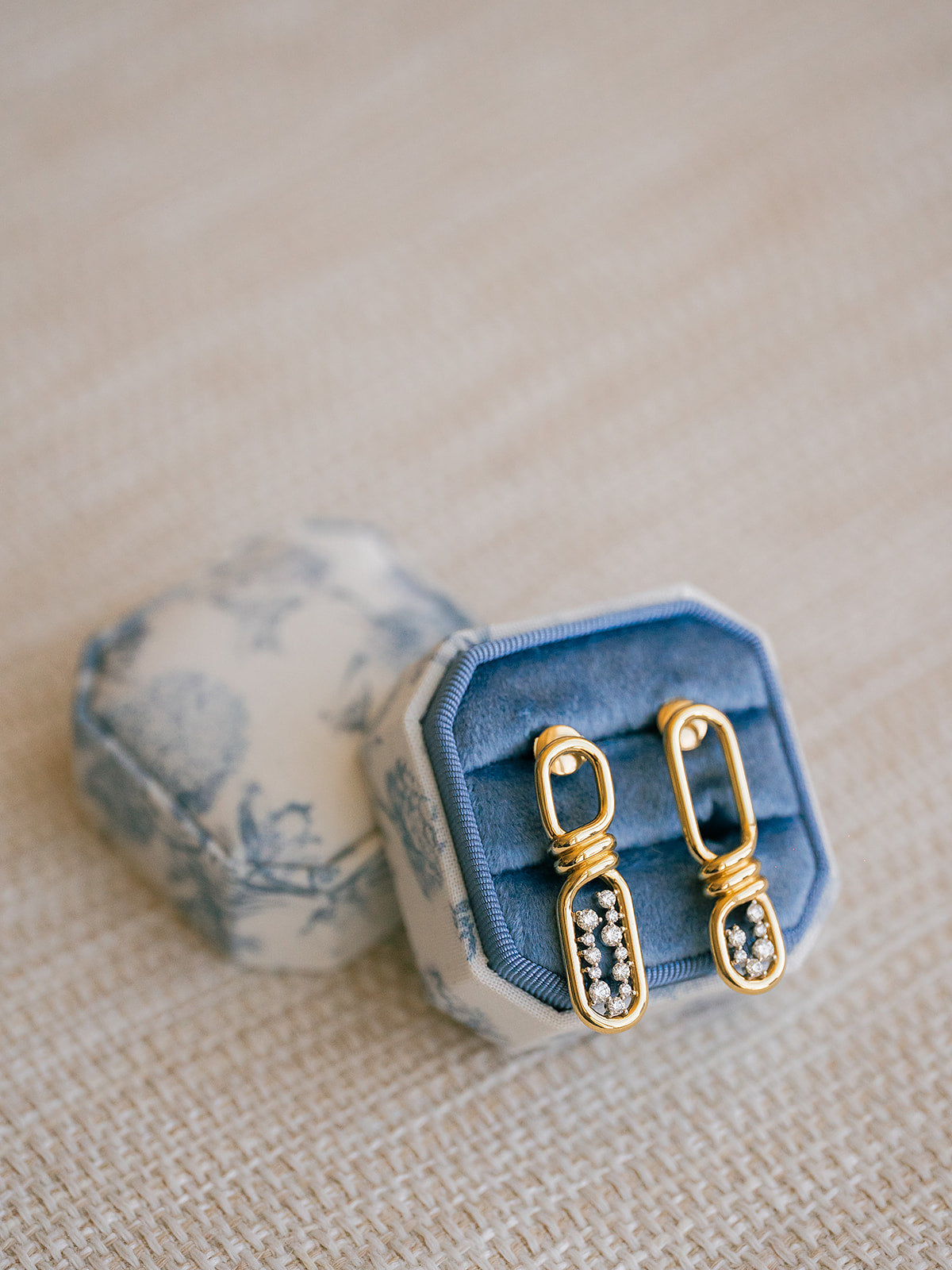 Rosario Navia- Twist Drop Earrings – Henri Noël
