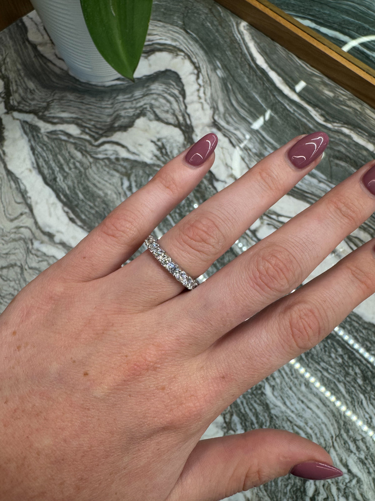 Round Diamond Eternity Ring- 22 stones – Henri Noël