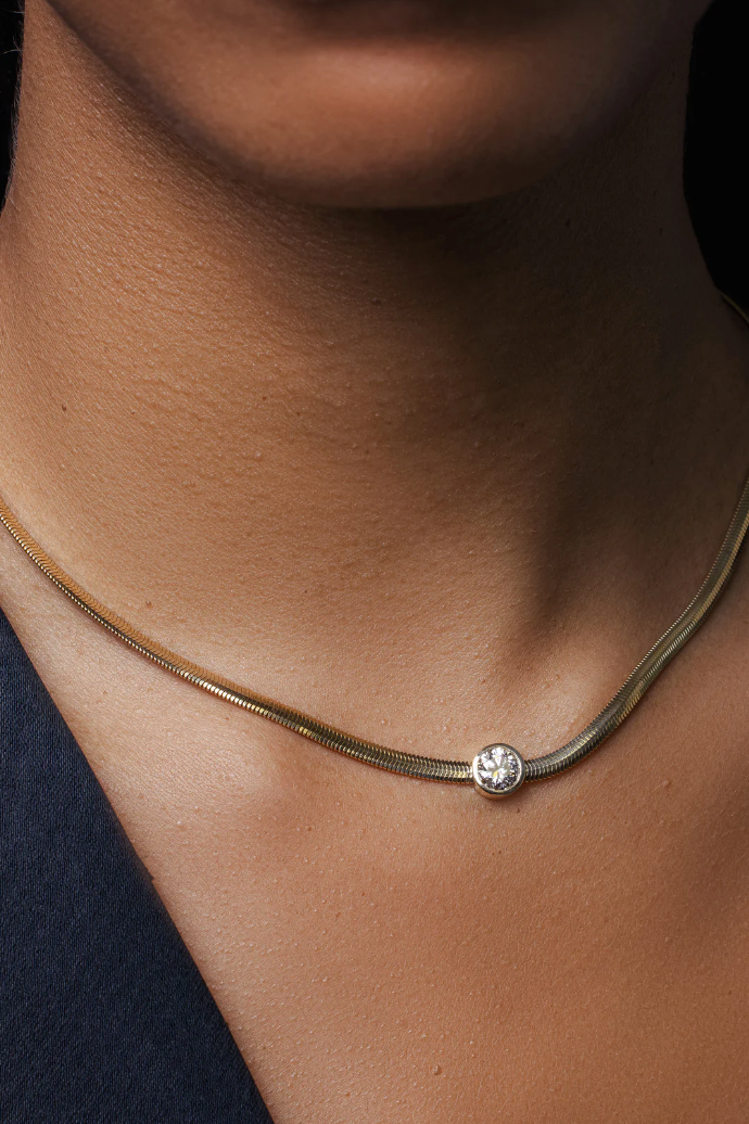Herringbone diamond necklace deals