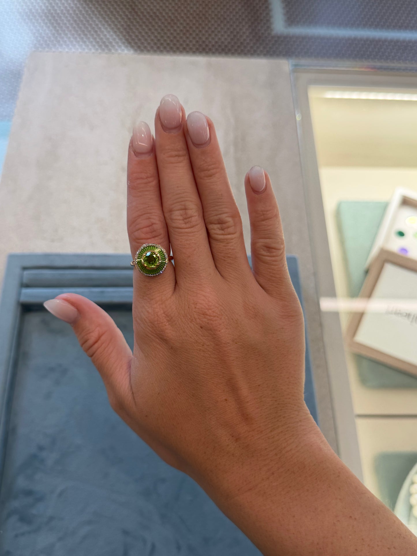 Selim Mouzannar - Mina Kiwi Ring Peridot & Diamonds