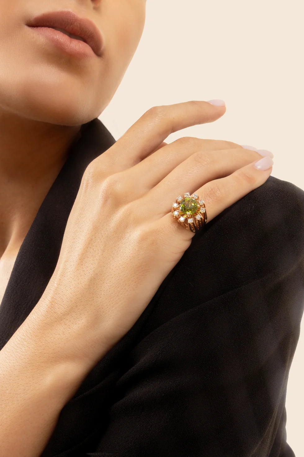 Selim Mouzannar - Unique Pinky Ring Peridot & Diamonds – Henri Noël