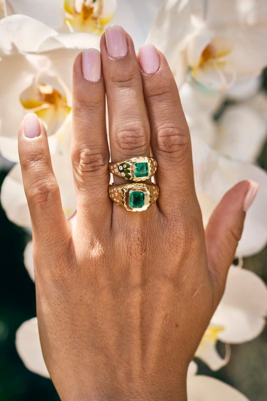 Small Scalloped Emerald Signet Ring – Henri Noël