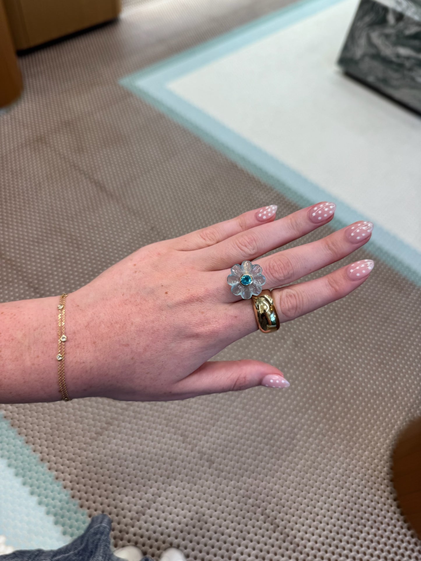 Sophie Joanne- Daisy Flower Ring Small Aquamarine Apatite – Henri Noël