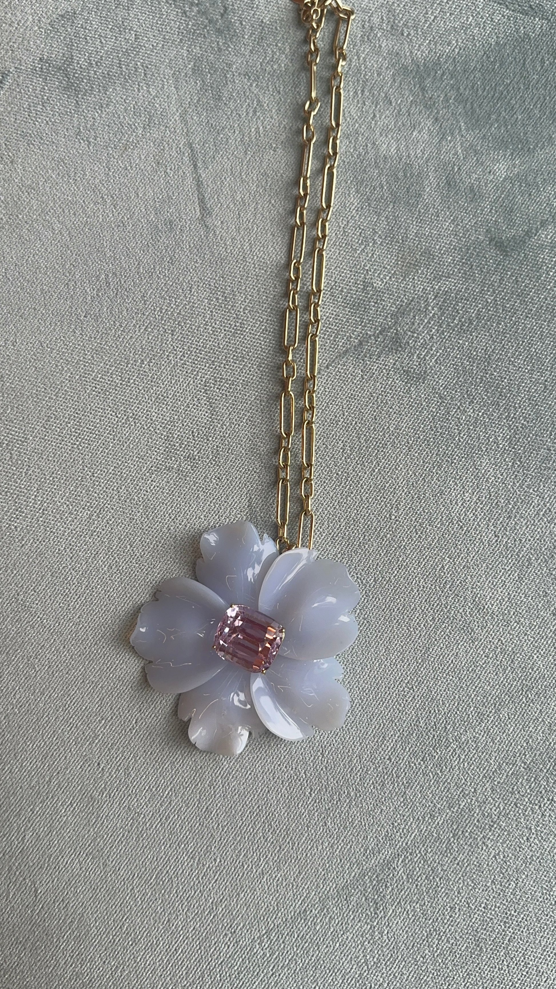 Sophie Joanne- Reef Flower Pendant XXL Chalcedony Kunzite – Henri Noël