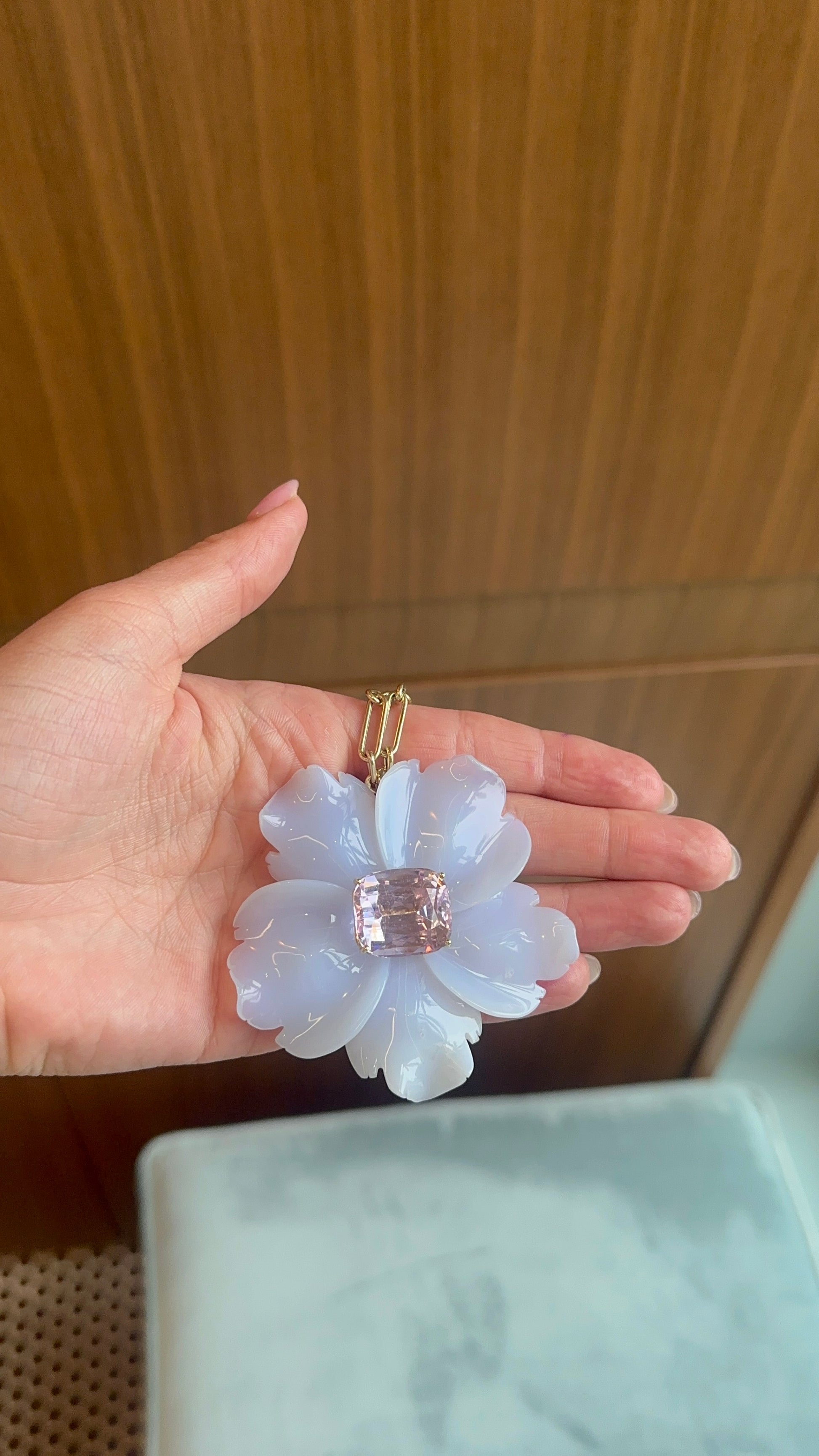 Sophie Joanne- Reef Flower Pendant XXL Chalcedony Kunzite – Henri Noël