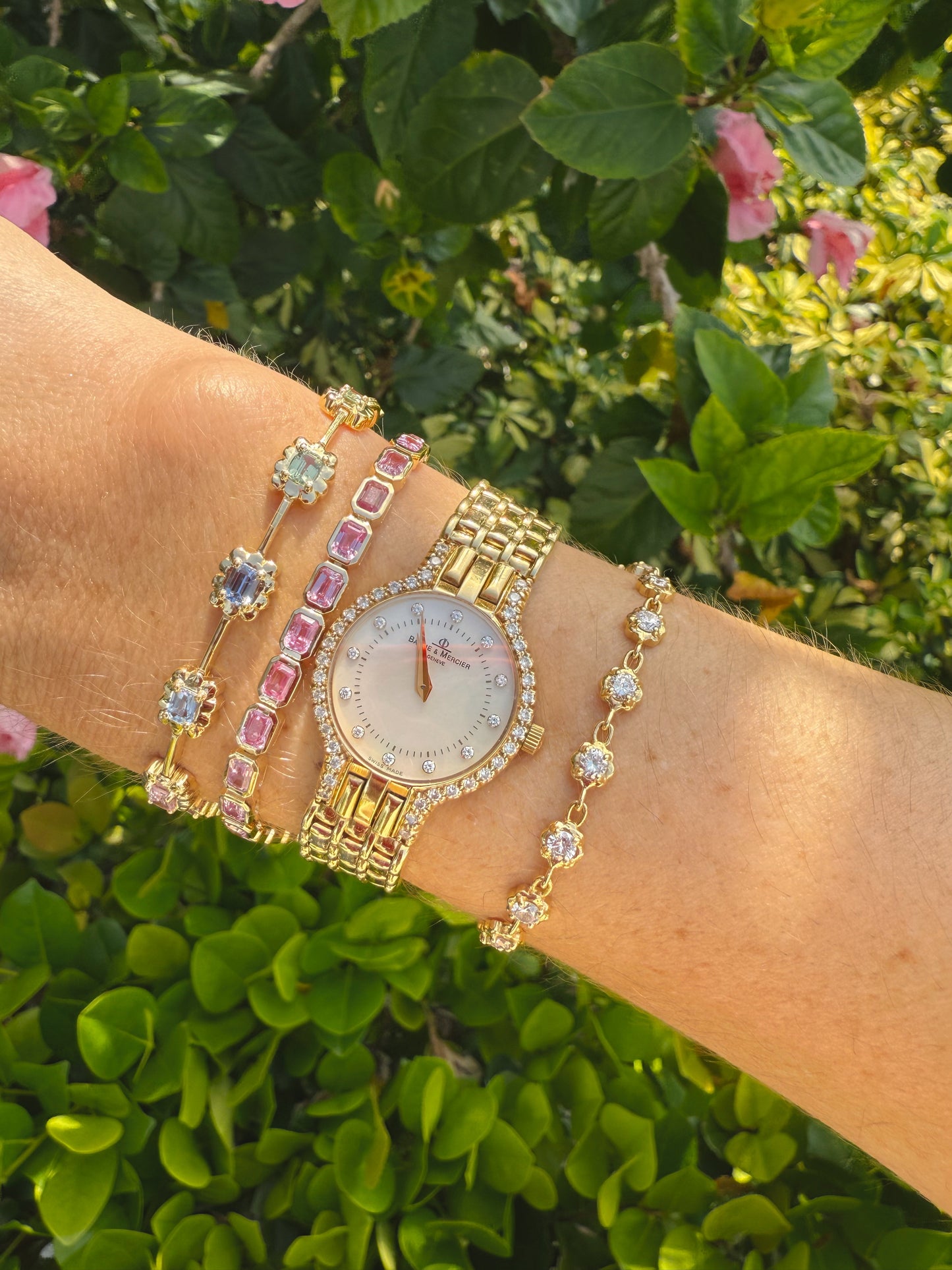 Scalloped Bezel Rainbow Sapphire Bracelet