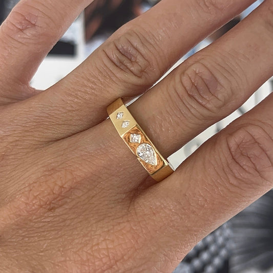 The Gemma Ring - Pear Princess Cut – Henri Noël