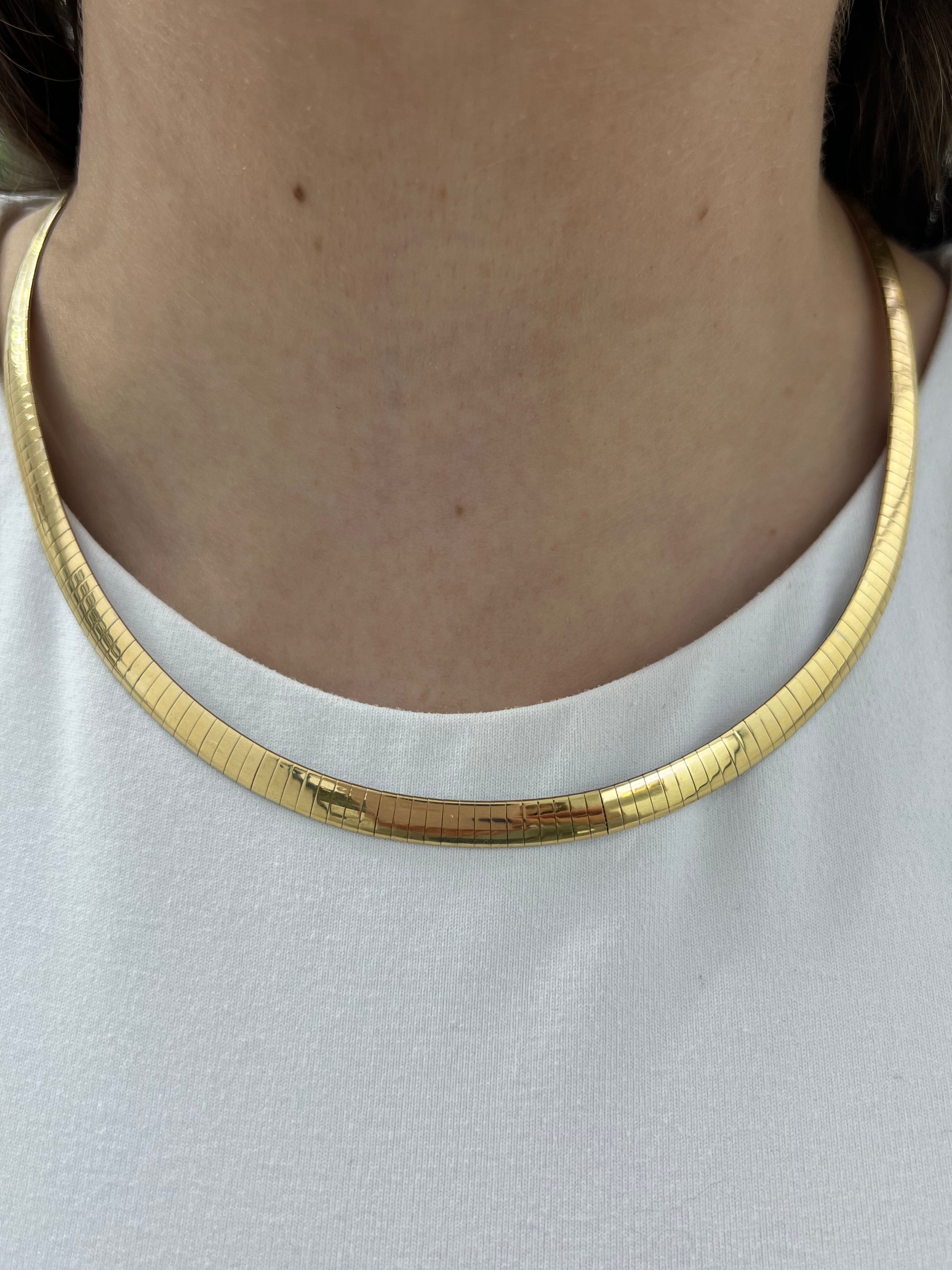 Two-Tone Omega Necklace – Henri Noël