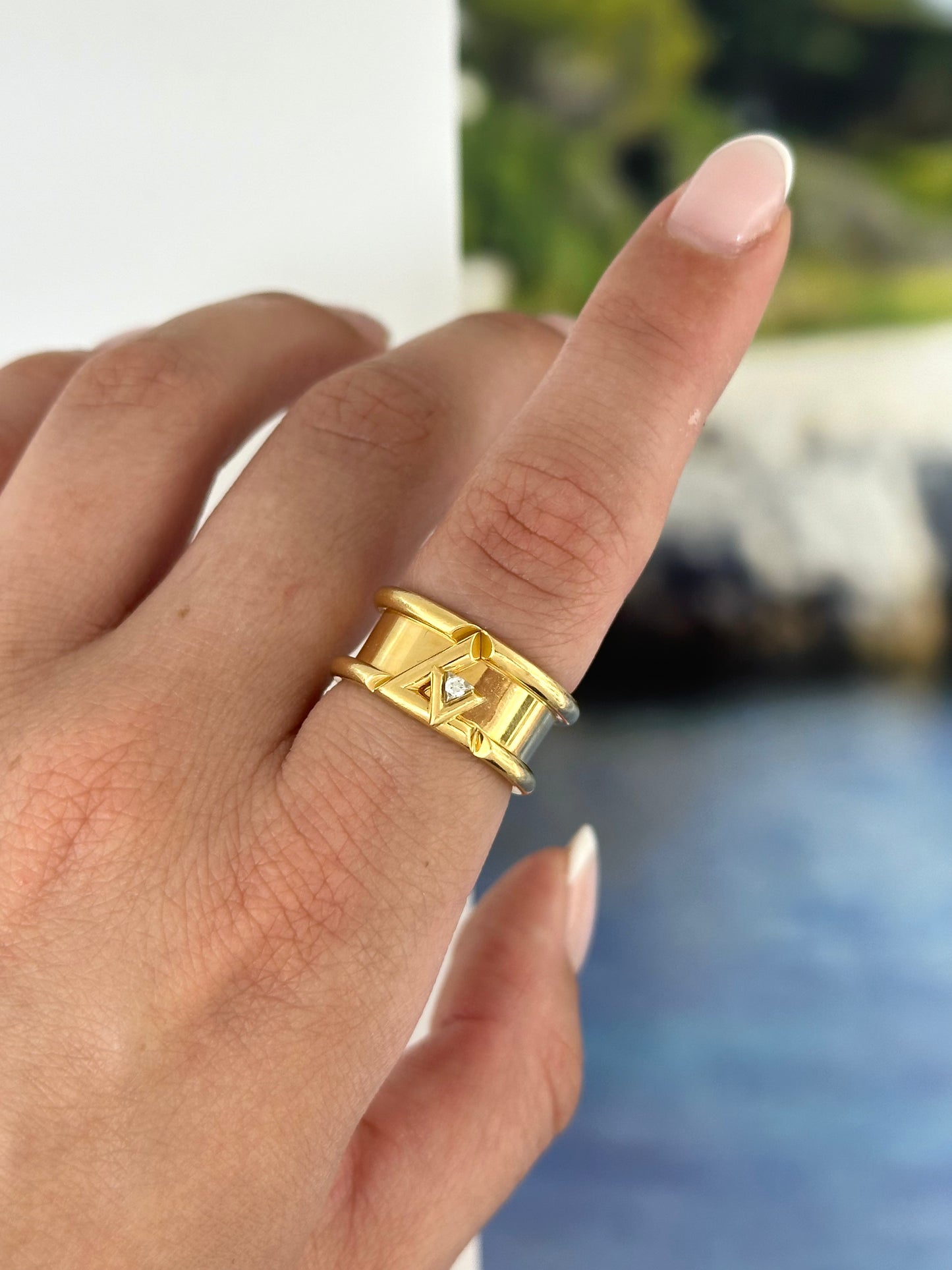 Vintage Louis Vuitton Volt One Band Ring – Henri Noël