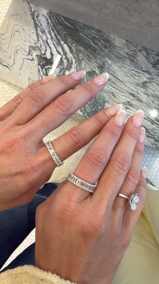 Emerald-Cut Diamond Eternity Band – Henri Noël
