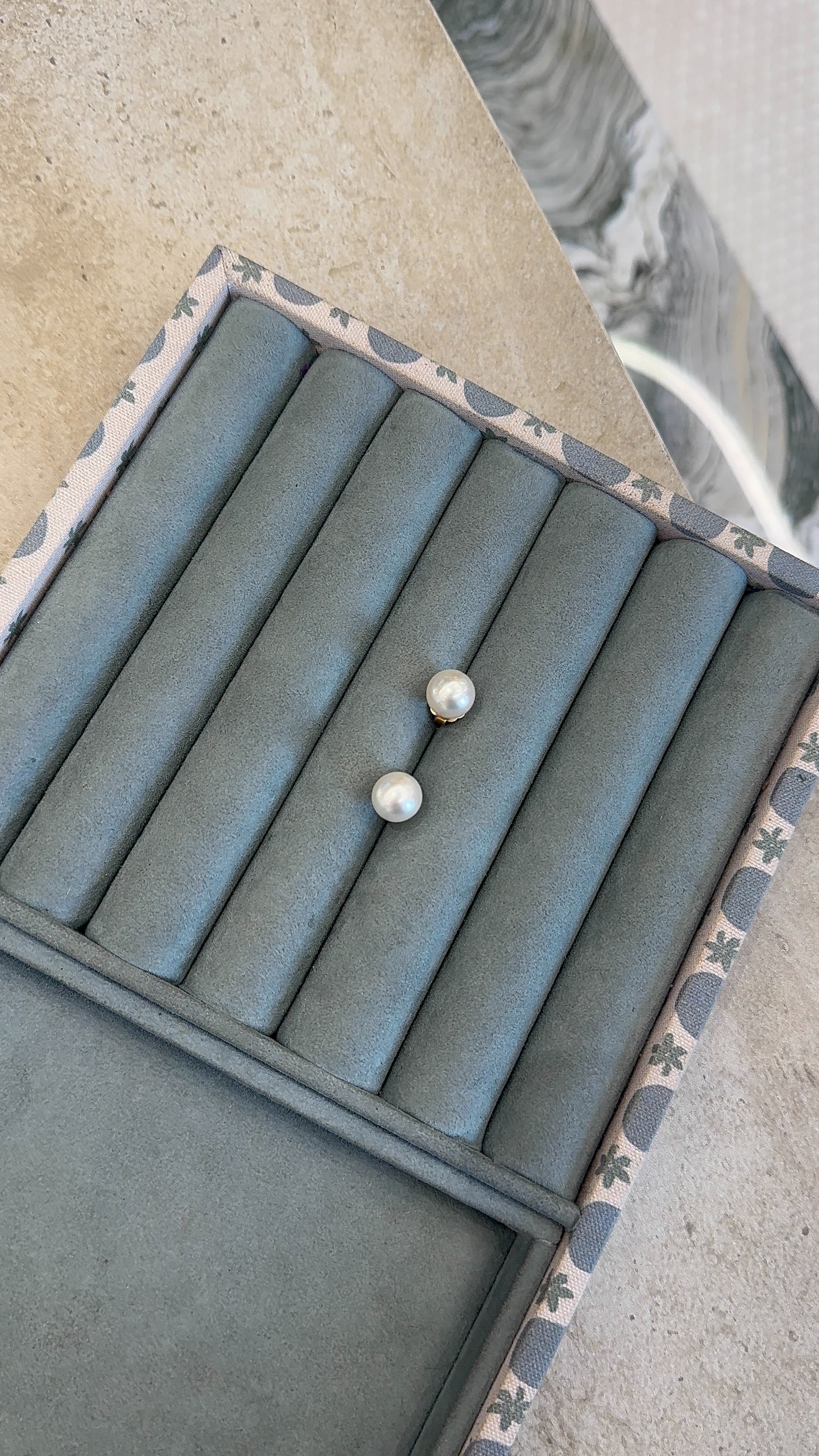 Large Pearl Studs