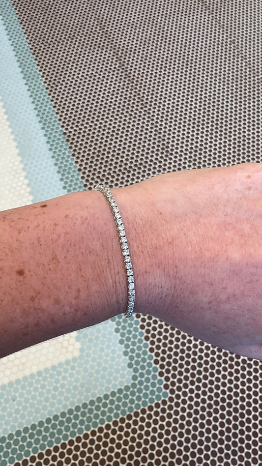 The Elite Prong Tennis Bracelet