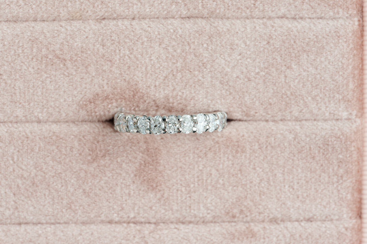 Oval Eternity Band – Henri Noël